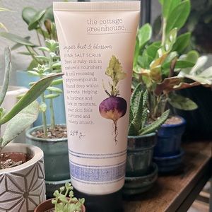The Cottage Greenhouse Fine Salt Scrub. Sugar Beet & Blossom. New.